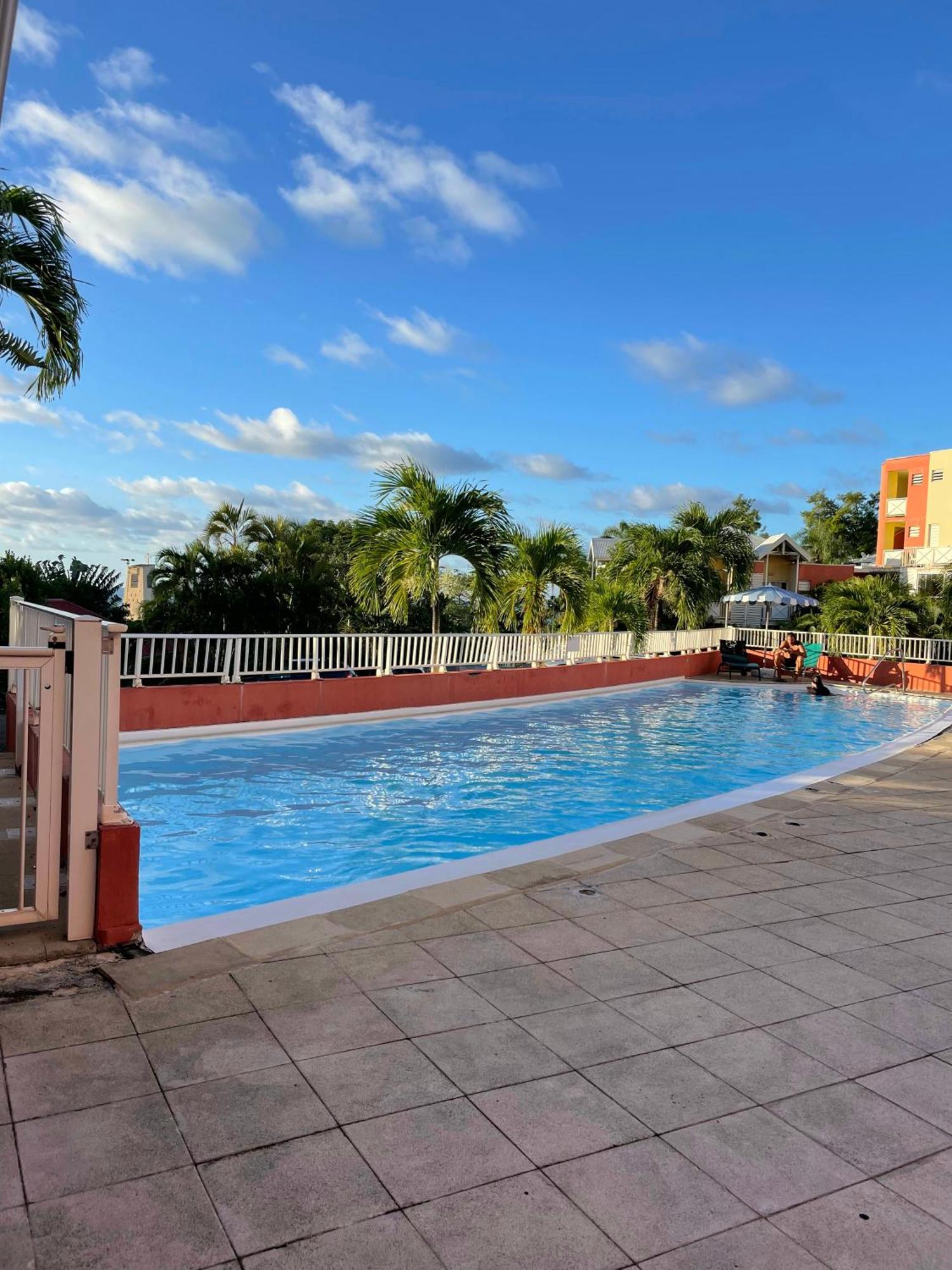 Regal De La Baie Appartement La Trinité Buitenkant foto